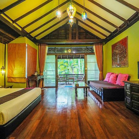 Sukantara Cascade Resort&Spa Mae Rim Bagian luar foto
