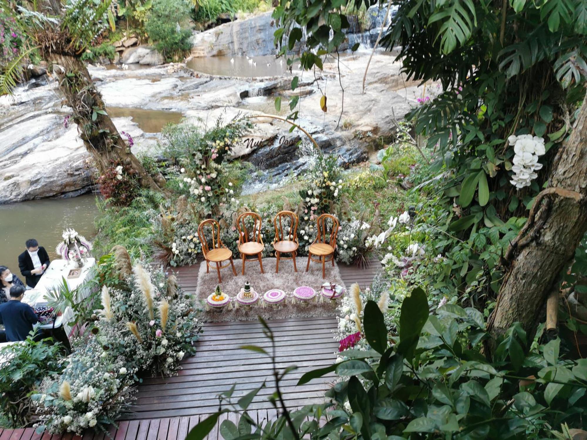 Sukantara Cascade Resort&Spa Mae Rim Bagian luar foto